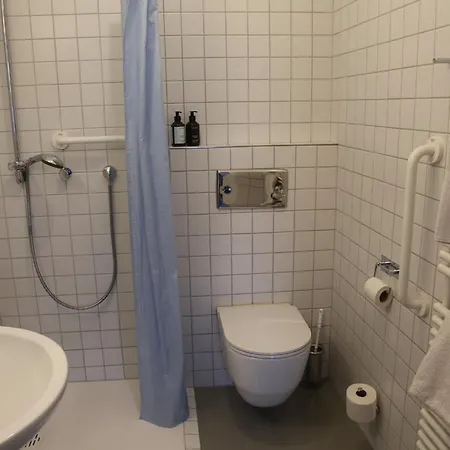 Am Ring - Ruhiges Im Gruenen, Fruehstueck Auf Eigener Terrasse Mit Morgensonne Und Fusslaeufig Zum Badeplatz Schwarzindien Am Mondsee Homestay szállás Sankt Lorenz