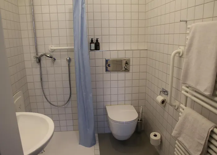 Am Ring - Ruhiges Im Gruenen, Fruehstueck Auf Eigener Terrasse Mit Morgensonne Und Fusslaeufig Zum Badeplatz Schwarzindien Am Mondsee Homestay szállás Sankt Lorenz