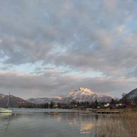 Am Ring - Ruhiges Im Gruenen, Fruehstueck Auf Eigener Terrasse Mit Morgensonne Und Fusslaeufig Zum Badeplatz Schwarzindien Am Mondsee Accommodatie bij particulieren
