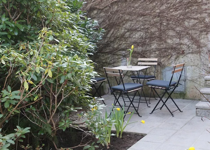 홈스테이 Am Ring - Ruhiges Im Gruenen, Fruehstueck Auf Eigener Terrasse Mit Morgensonne Und Fusslaeufig Zum Badeplatz Schwarzindien Am Mondsee